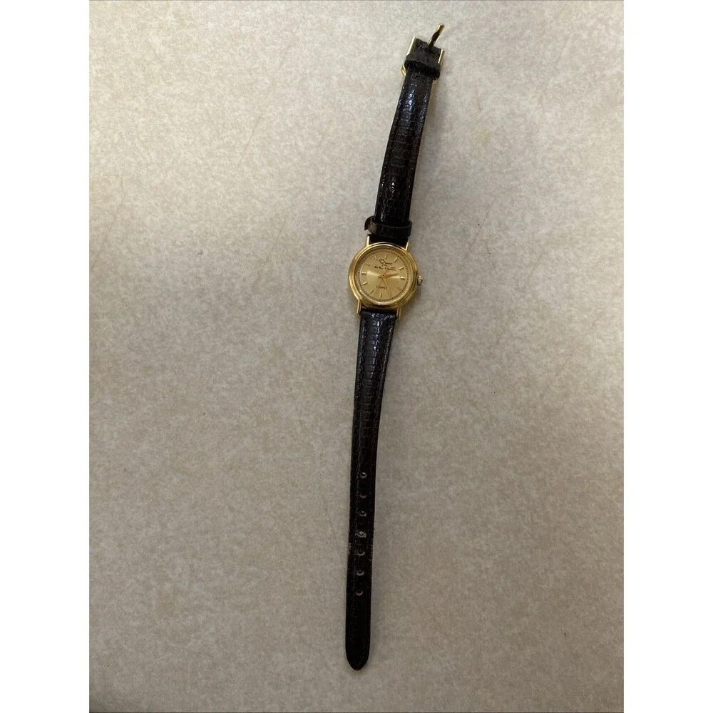 Vintage Oscar de la Renta Gold Quartz Ladies Watch Black Leather Strap